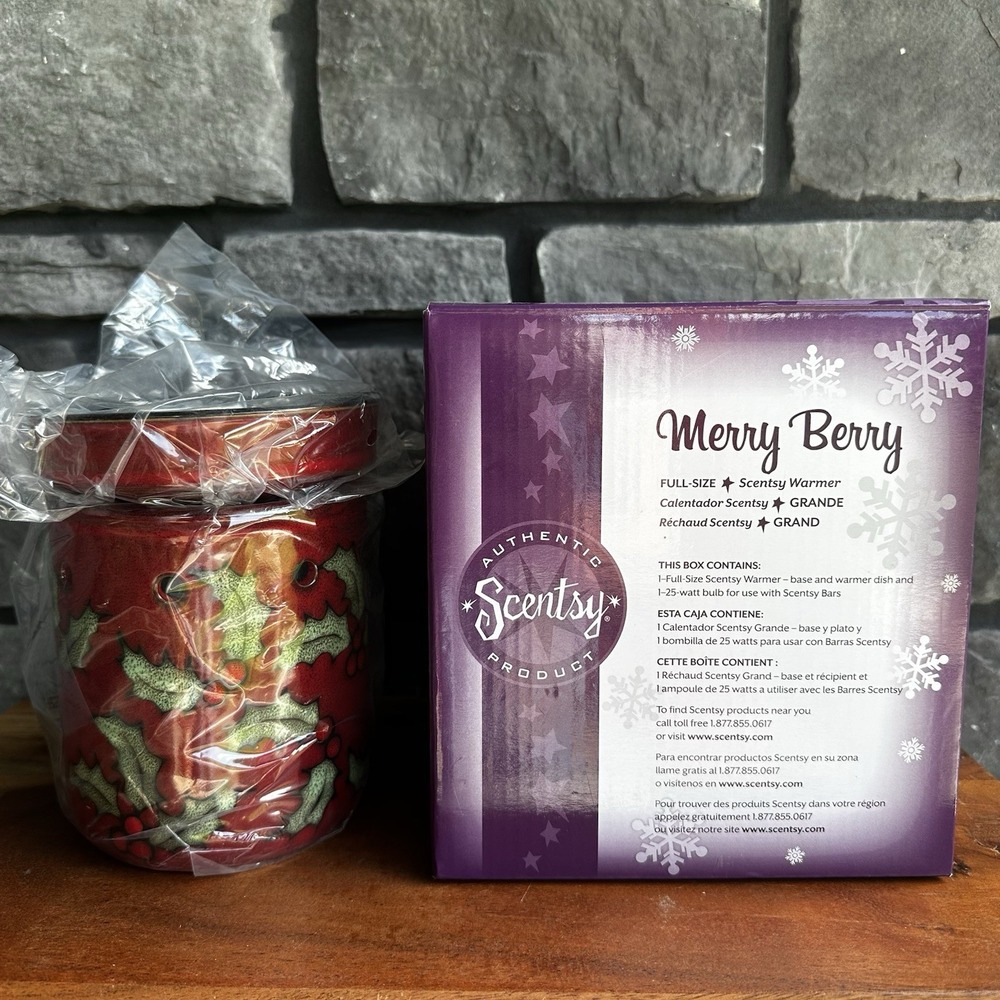 Scentsy Merry Berry Holly Wax Warmer Full Size Christmas Holiday Retired BNIB